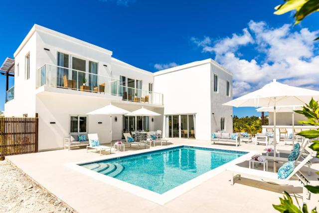 Caicos Cove Villa Private Pool, BBQ near Grace Bay — photo 1