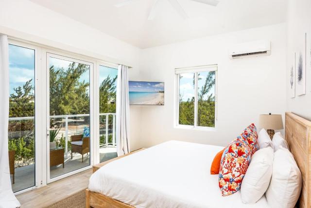 Caicos Cove Villa Private Pool, BBQ near Grace Bay — photo 18