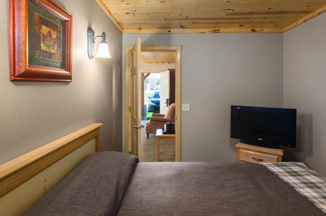 Rock Crest Lodge & Cabins — photo 19