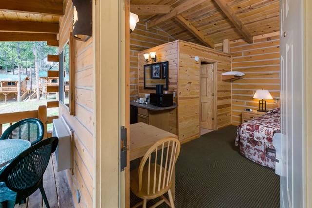 Rock Crest Lodge & Cabins — photo 11