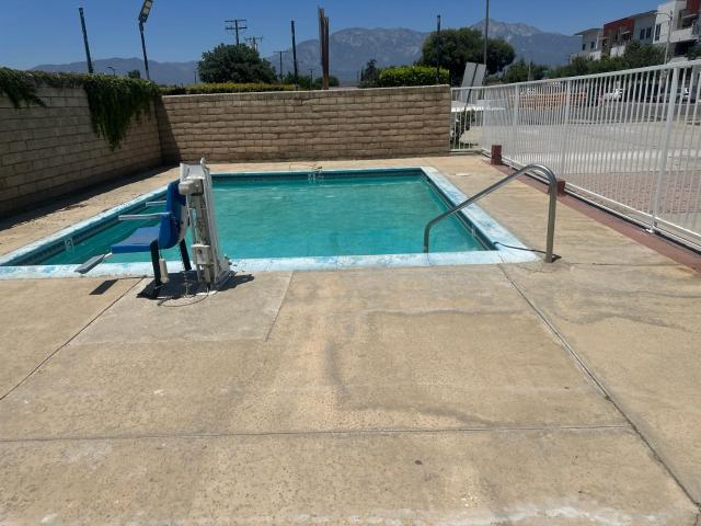 MAYFAIR INN ONTARIO AIRPORT — photo 4