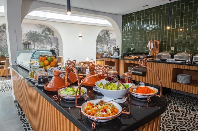 DownTown Hotel Maârif Casablanca By TSA — photo 4