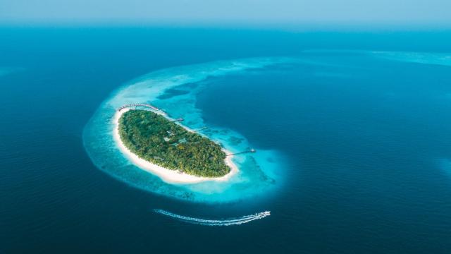 Sunset Beach Villa — NH Collection Maldives Reethi Resort