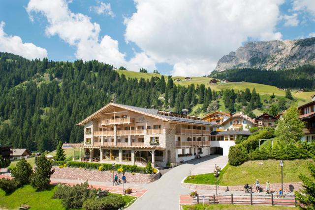 Hotel Portillo Dolomites 1966' — photo 1