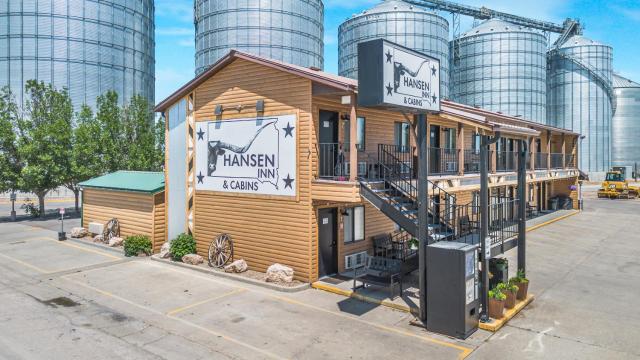 Hansen Inn & Cabins — photo 15