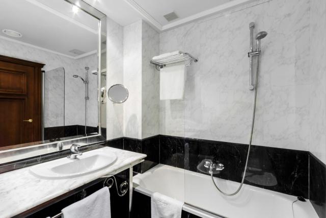 Hotel Azofra — photo 11