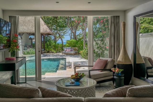 Four Seasons Resort Maldives at Kuda Huraa — photo 9
