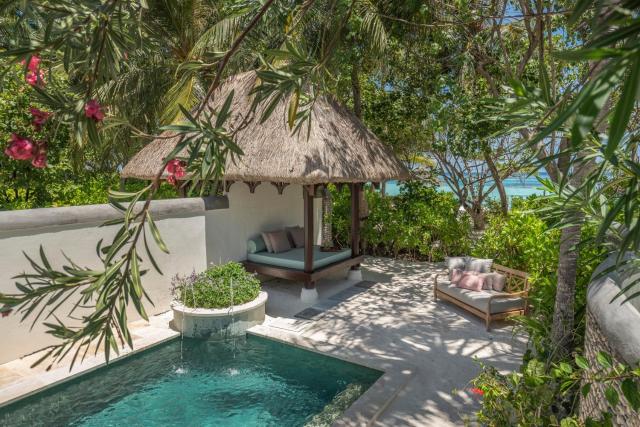 Four Seasons Resort Maldives at Kuda Huraa — photo 2