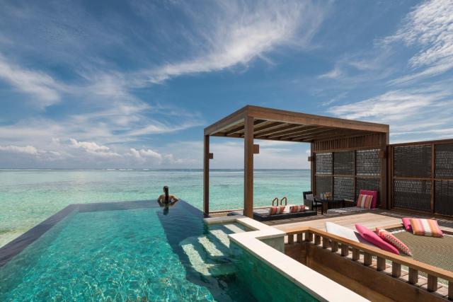 Four Seasons Resort Maldives at Kuda Huraa — photo 14