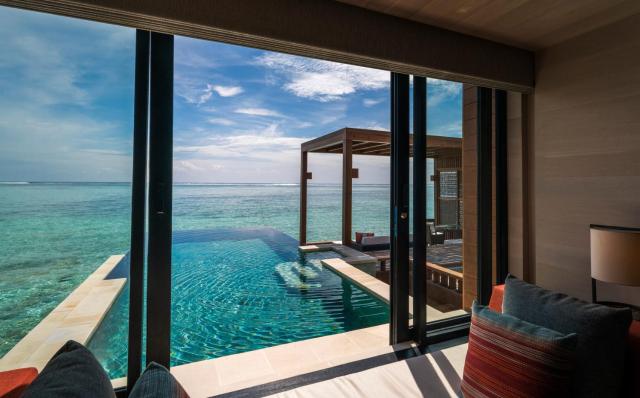 Four Seasons Resort Maldives at Kuda Huraa — photo 12