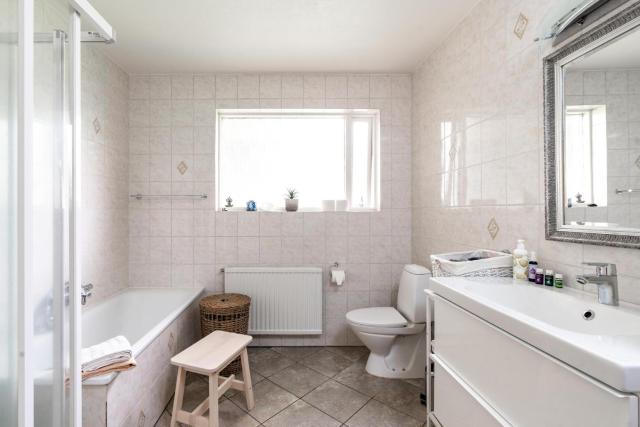 Túnfífill Guesthouse - Deluxe villa - free hot tub and sauna, cozy and quiet — photo 19