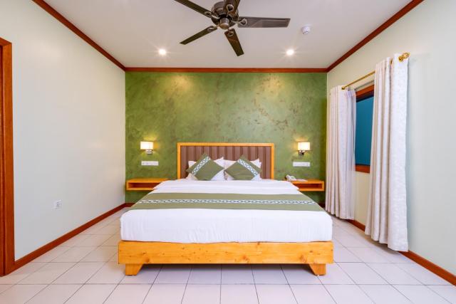 Deluxe Sky Room with Balcony — Biyadhoo Island Resort