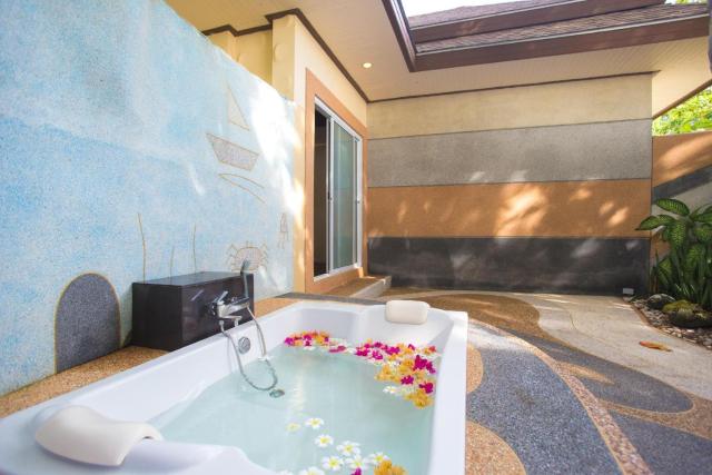 Hotel and Beach Bungalow at Lanta Resort — photo 3