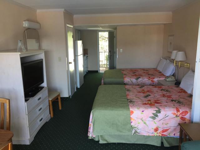 Sea Hawk Motel — photo 21