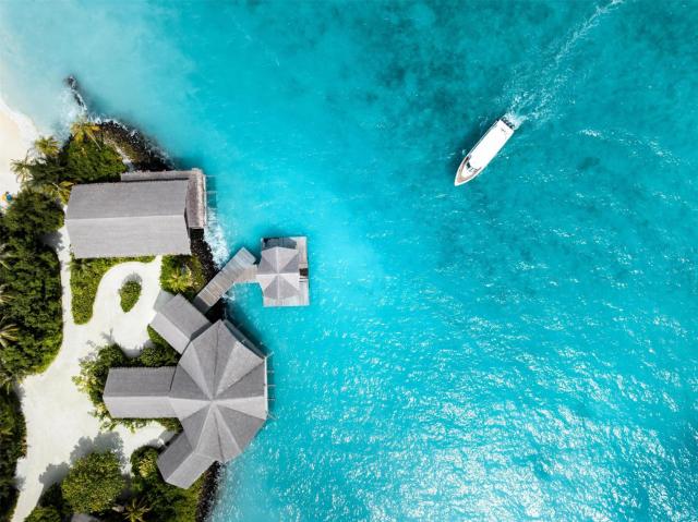 Hilton Maldives Amingiri Resort & Spa — photo 7