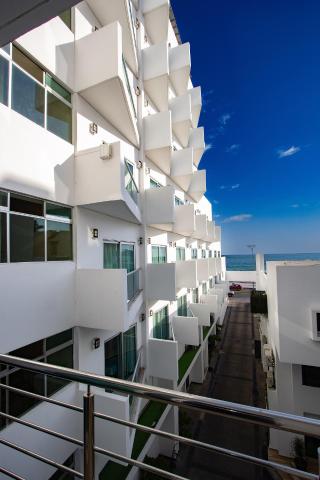 Coral Island Beach View Hotel — photo 8