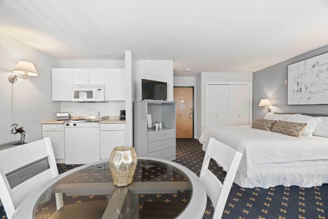 The Niantic Inn — photo 12