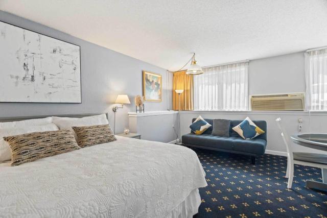 The Niantic Inn — photo 16