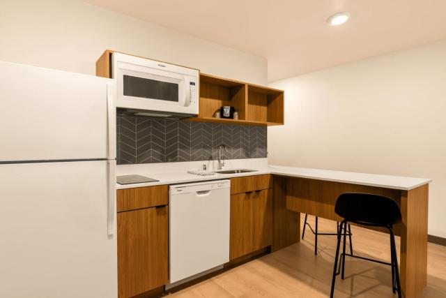 LivAway Suites Richland — photo 14