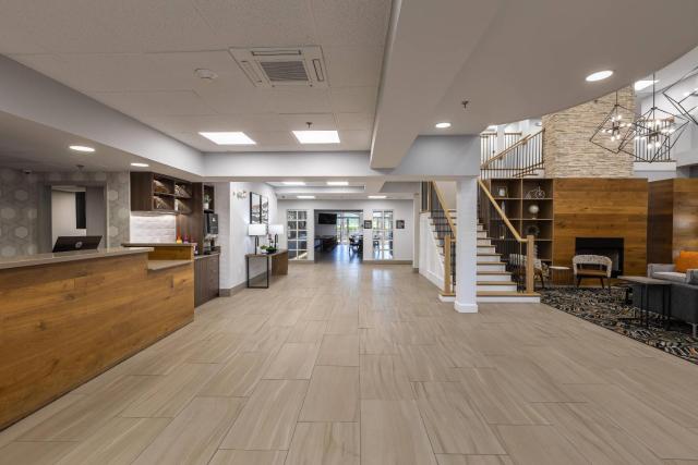 Huntersville Inn & Suites Lake Norman — photo 5