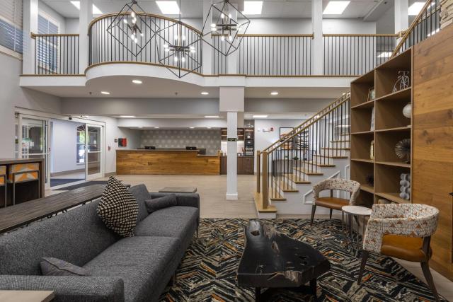 Huntersville Inn & Suites Lake Norman — photo 11