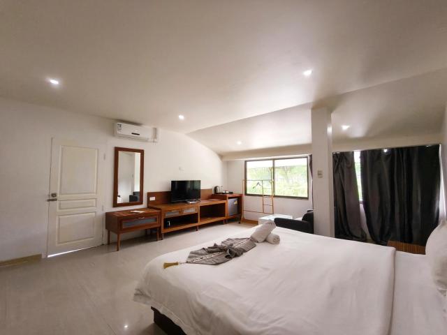 V Beach Resort — photo 23