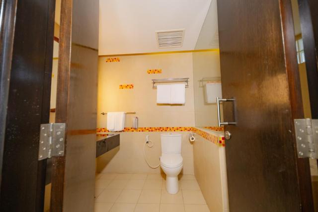 Hulhule Island Hotel — photo 13