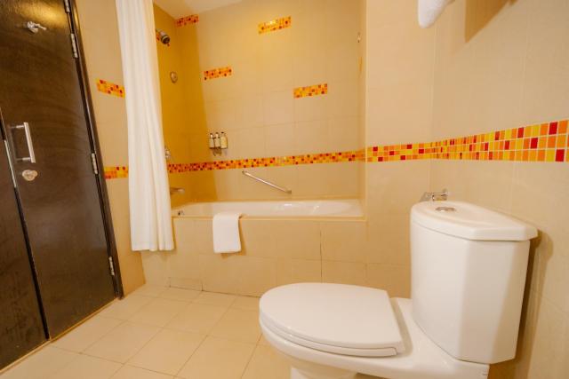 Hulhule Island Hotel — photo 20