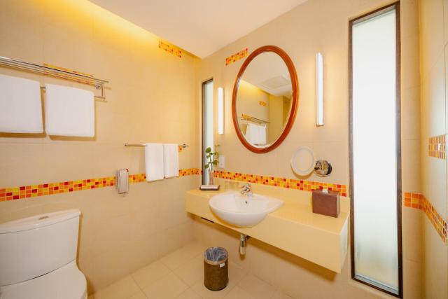 Hulhule Island Hotel — photo 21
