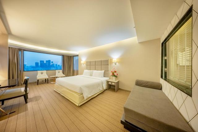 Royal Benja Hotel - Big Rooms, Family Friendly — photo 18