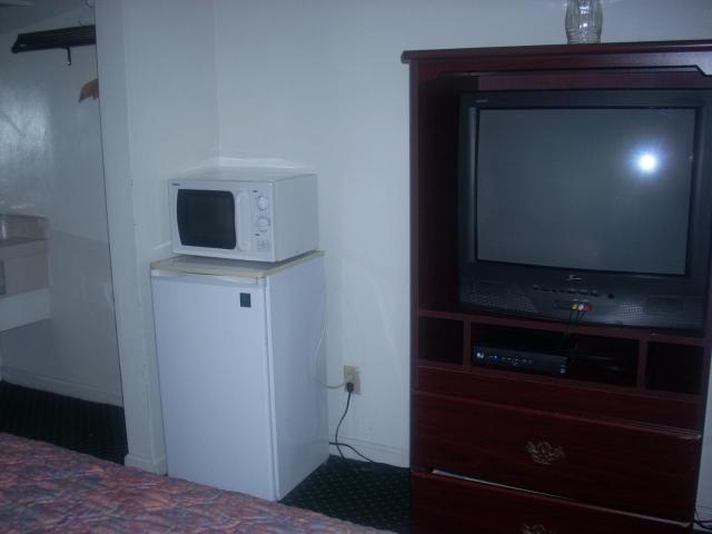 Economy Inn — photo 8