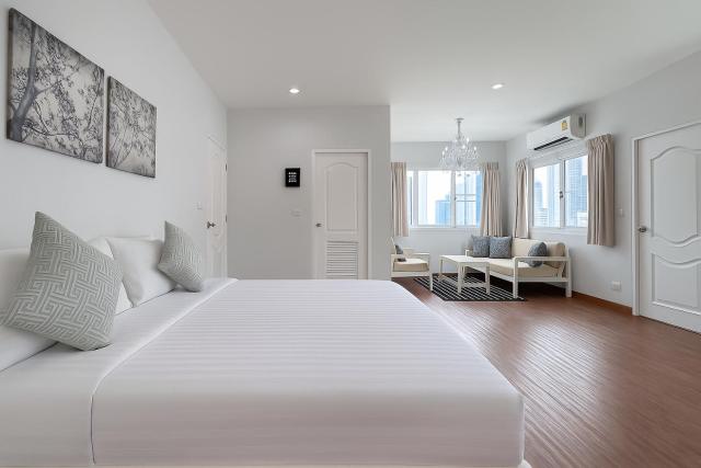 Blissful Heaven Residence at BTS Phromphong Emdistrict Shopping Area — photo 8