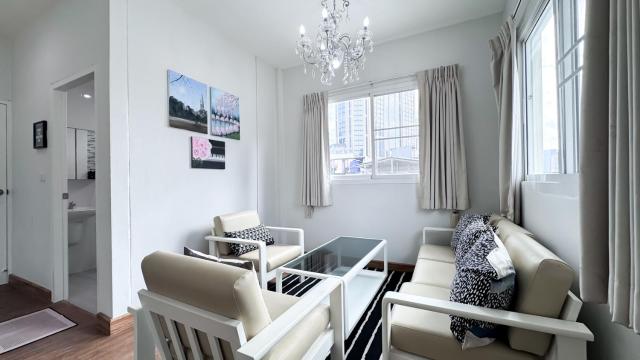 Blissful Heaven Residence at BTS Phromphong Emdistrict Shopping Area — photo 4