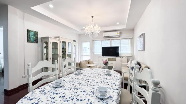 Blissful Heaven Residence at BTS Phromphong Emdistrict Shopping Area — photo 11