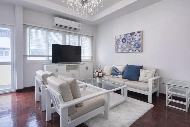 Blissful Heaven Residence at BTS Phromphong Emdistrict Shopping Area — photo 17