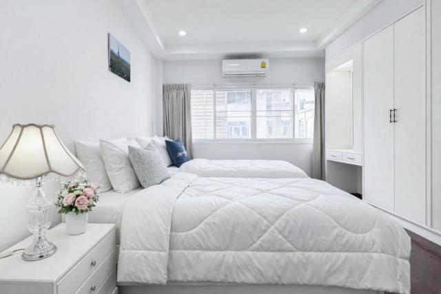Blissful Heaven Residence at BTS Phromphong Emdistrict Shopping Area — photo 24