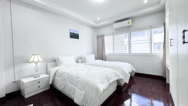 Blissful Heaven Residence at BTS Phromphong Emdistrict Shopping Area — photo 2