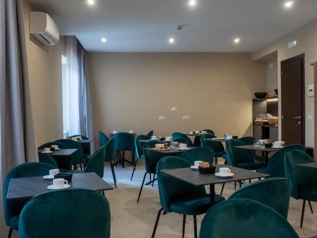 N42 Hotel — photo 18