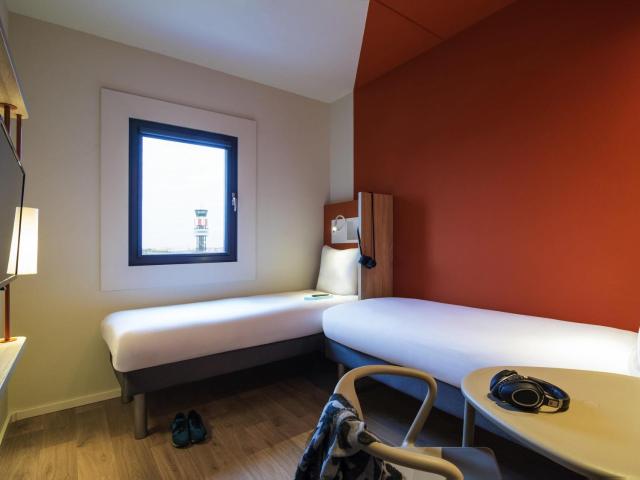 ibis budget Rotterdam The Hague Airport — photo 11
