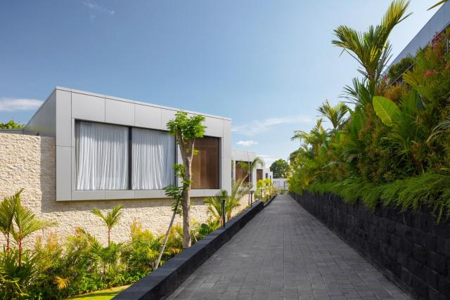 Hidden City Ubud - Modern Comfort & Relaxed Living near Central Ubud and Green Fields — photo 4