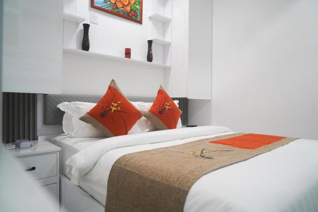 Deluxe Queen Room — Awesome Comfort