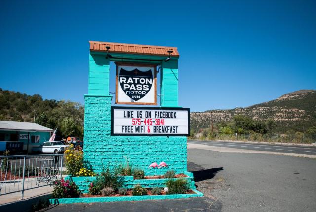 Raton Pass Motor Inn — photo 8