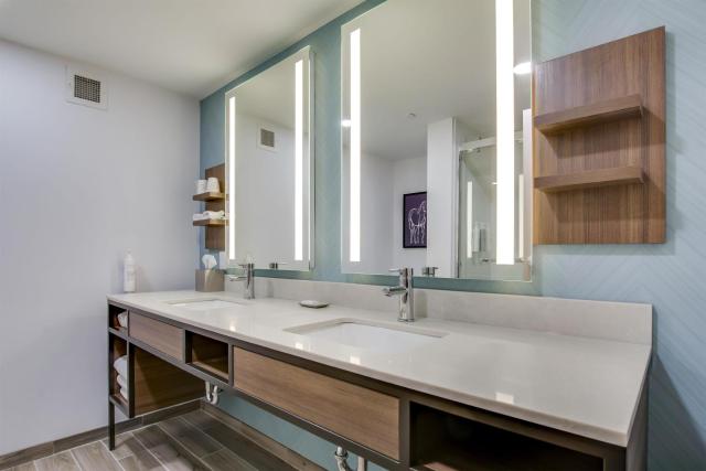 Hilton Garden Inn Louisville Airport — photo 2