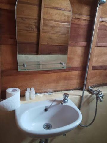 Villa Raflesh Inn By Four G — photo 8