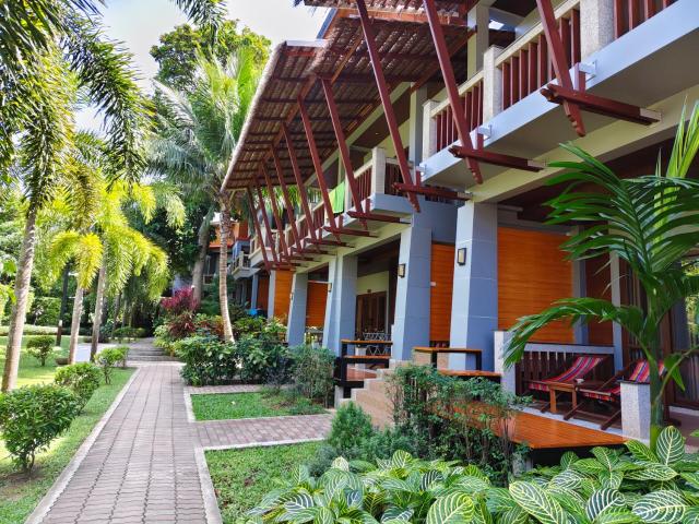 Lanta Intanin Resort - SHA Extra Plus — photo 2