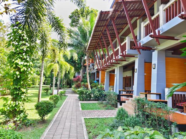 Lanta Intanin Resort - SHA Extra Plus — photo 3
