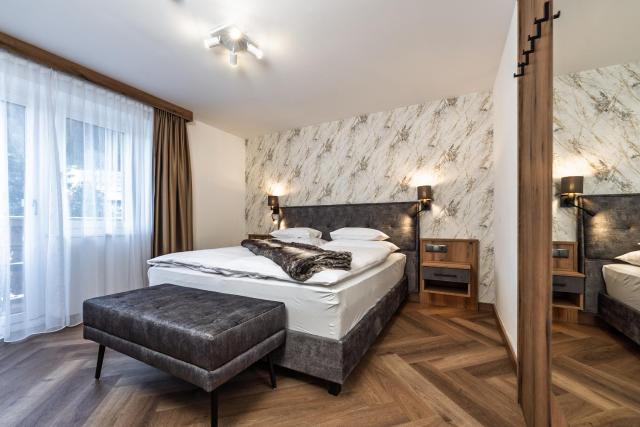 Hotel Vier Jahreszeiten — photo 7