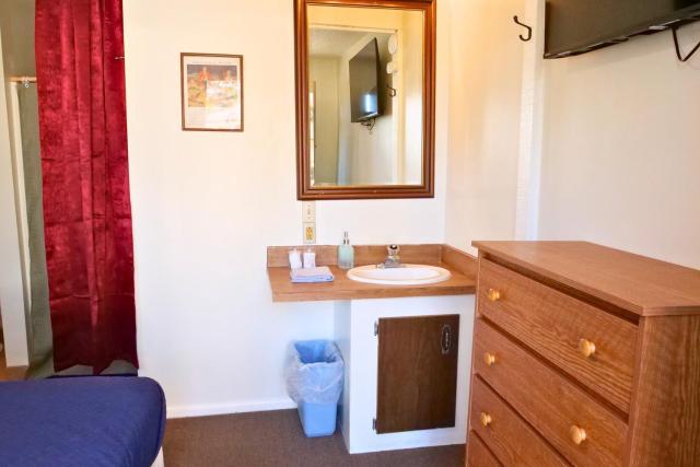 Travelers Motel — photo 3