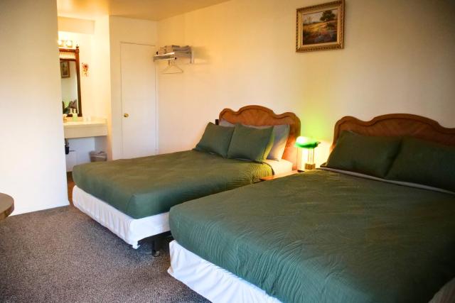 Travelers Motel — photo 13