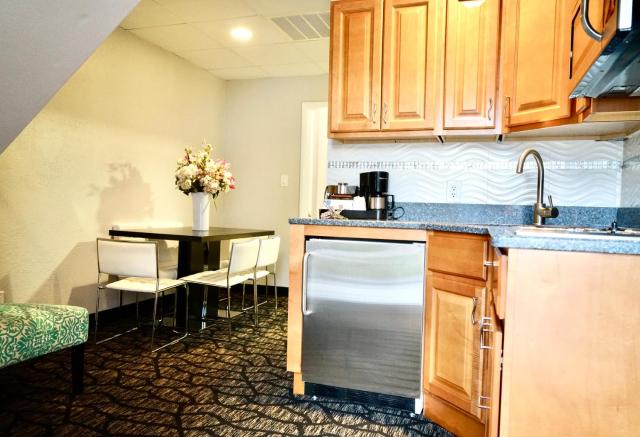 Periwinkle Inn — photo 15